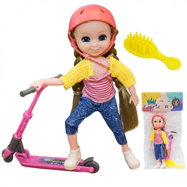 Кукла малышка Miss Kapriz с самокатом в пакете Кукла малышка Miss Kapriz с самокатом в пакете